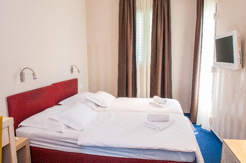 Beach Villa Bb Podstrana Kültér fotó